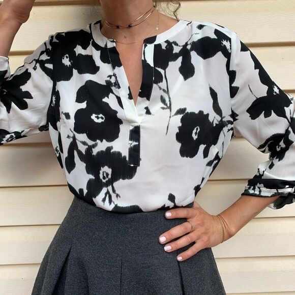 Daniel Rainn Black/white blouse, V-neck, long-sleeved, beautiful, elegant, S/M - Picture 1 of 11